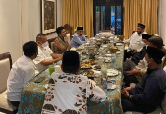 Ketua DPD Partai Demokrat Jatim 2022-2027, Emil Elestianto Dardak saat menggelar pertemuan dengan Fraksi Partai Demokrat DPRD Jatim, Sabtu (9/4/2022).