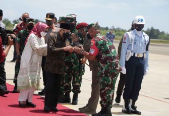 Komandan Lanud Sutan Sjahrir Sambut Kedatangan Wapres RI 