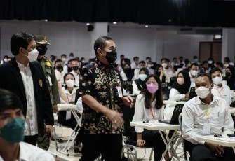 Bupati Pati Haryanto ketika memantau tes CAT