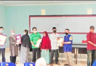 Penyaluran Sembako oleh Pemerintah Kelurahan Tanjung Uban Selatan