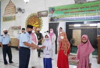 Momentum Nuzulul Qur'an, Danlanud santuni anak yatim-piatu. Kamis (21/4/22)