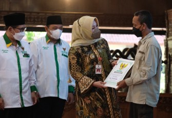 Gerakan penyaluran zakat oleh Baznas, pada Selasa 12 April 2022 lalu, di Pendapa Pemkab Klaten  