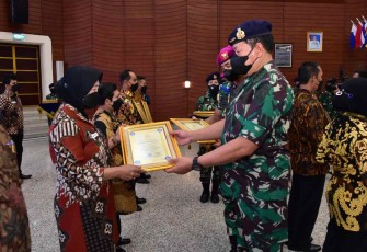 Kasal  Laksamana TNI Yudo Margono lepas anggota yang  memasuki masa purna tugas 