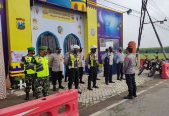 Pos pam arus mudik berikan rasa aman pemudik di wilayah Kodim 0807/Tulungagung. Jum'at (29/4/2022)