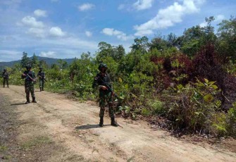 Menyusuri jalan perbatasan cegah kegiatan Illegal. Rabu (04/05/2022)