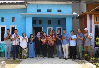 Silaturahmi lebaran Danmenbapur 3 Marinir (tengah baju batik) di rumah prajuritnya. Selasa (03/05/2022)