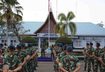 Danlanud Sutan Sjahrir saat memberikan pengarahan prajuritnya dan Halalbihalal. Senin (09/05/2022)