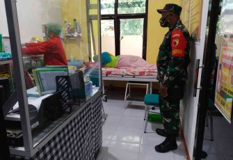 Serda Katimun dampingi warga melaksanakan KB Kes. Rabu (18/05/2022)