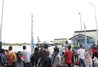 F-16 Fighting Falcon turut meriahkan Gebyar Dirgantara 2022 di Lanud Manuhua Biak. Jum'at (20/05/2022)