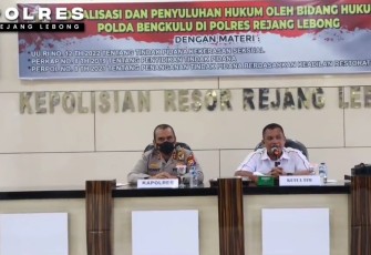 Bidkum Polda Bengkulu saat Beri Penyuluhan Hukum Anggota Polres Rejang Lebong