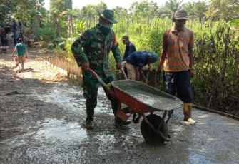 Serda Suparto gotong royong bangun akses jalan