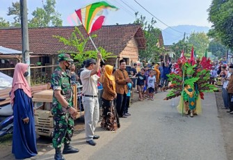 Peran serta aktif Serka Winarko amankan Tradisi Pawai Taaruf Ponpes Hidayattut Thullab