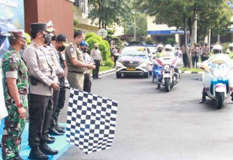 Kapolda Jatim Lepas 52 Kendaraan ETLE Mobile Operasi Patuh Semeru 2022