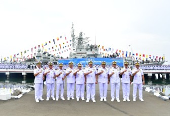 Foto bersama usai sertijab Pangkoarmada RI 