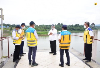 Menteri Basuki saat tinjau bendungan Sindangheula di Kabupaten Serang provinsi Banten