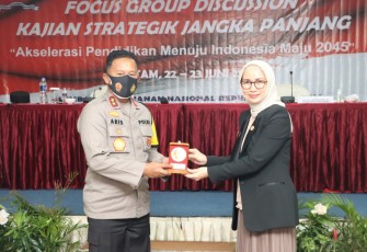 Penyerahan cindera mata