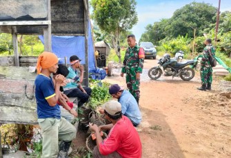 Serka Irfan komsos bersama warga binaannya
