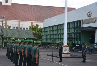 Apel pagi anggota Korem 073/Mkt di lapangan apel Makorem