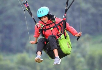 Aksi prajurit TNI AD sabet medali perunggu di Tim Paralayang Ponorogo 