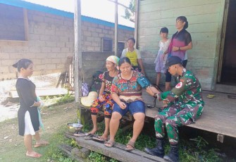 Pengobatan gratis warga di perbatasan 