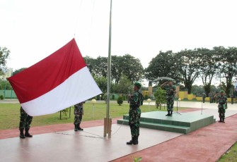 Upacara bendera Kodim 0906/Kkr