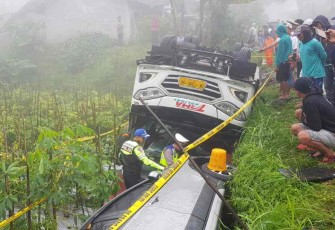 Kecelakaan bus pariwisata di jalan Magelang Boyolali 