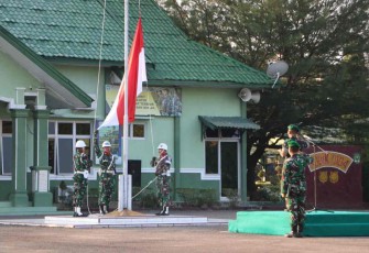 Upacara bendera di Kodim 0104/Atim
