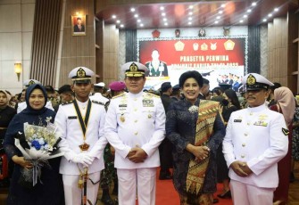 KASAL foto bersama perwira pertama prajurit karir 