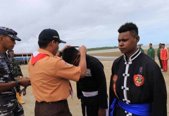 Danlantamal XI saat pengukuhan saka bahari