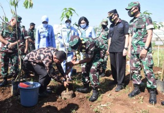 Dankoharmatau saat baksos penanaman pohon