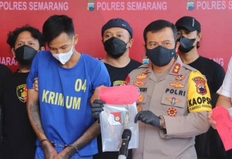 Kapolda Jateng saat konferensi pers pelaku mutilasi di Polres Semarang 