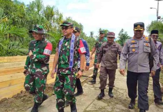 Kunnjungan Danrem 121/Abw di perbatasan