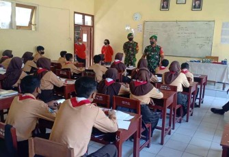 Pembekalan wasbang dan bela negara di SMPN 1 Karangjati