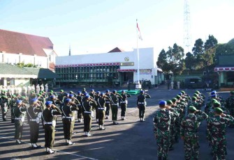  Upacara Bendera di Makorem 073/Mkt