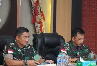Kasrem 121/Abw Kolonel Czi Rudi Wahjudiyono saat memberikan sambutan