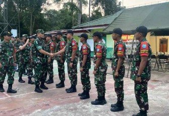 Satgas Pamtas Yonif 645/Gty saat menyambut tim Wasops Kasad
