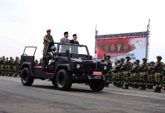 Wapres RI KH Ma'ruf Amin saat pengecekan barisan komcad