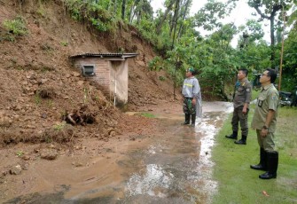 Tanah longsor di dusun Secang desa Sumberejo 