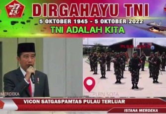Satgas Yonif 511/DY peringati HUT TNI ke-77 bersama Persiden Joko Widodo. Rabu (5/10)