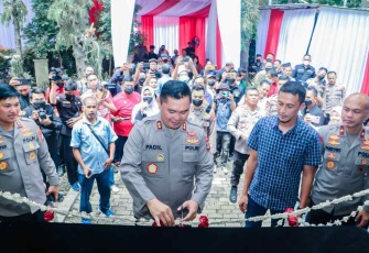 Kapolda Metro Jaya Irjen Pol Dr Mohammad Fadil Imran saat meresmikan gedung balai wartawan. Jum'at (7/10) 