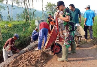 Pembuatan TPJ di wilayah desa binaan