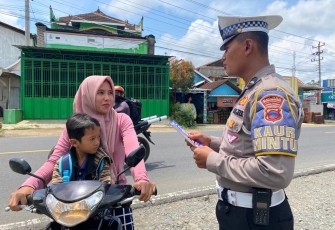 Sosialisasikan operasi Zebra Candi 2022 ke pengguna jalan