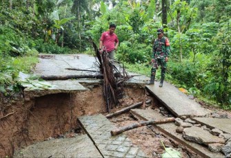 Bencana alam tanah amblas di wilayah binaan