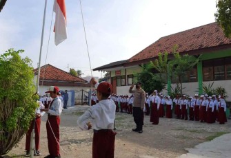 Kapolsek Sampang jadi Irup di SD Negeri Rong Tengah V