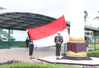 Upacara Hari Sumpah Pemuda Ke-94 di DIvif 2 Kostrad Malang