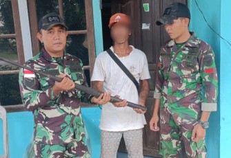Satgas perbatasan terima senpi rakitan warga