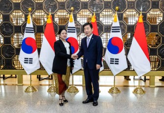 Puan Maharani saat bertemu Ketua DPR Korsel