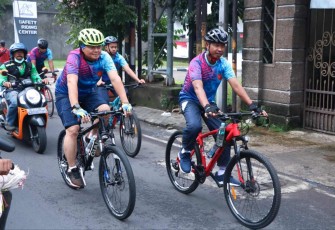 Dankoharmatau Marsda TNI Eddy Supriyono gowes bersama anggota