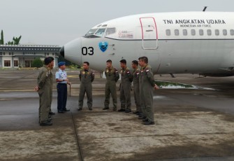 Danskadron Udara 5 Letkol Pnb Hendro Sukamdani saat memberikan arahan crew pengamanan KTT G20