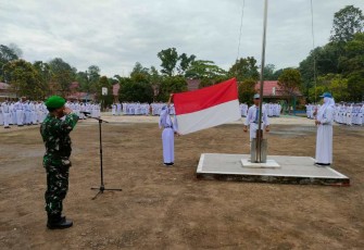 Serka Mulkan saat menjadi irup di SMA Negeri 1 Sangasanga